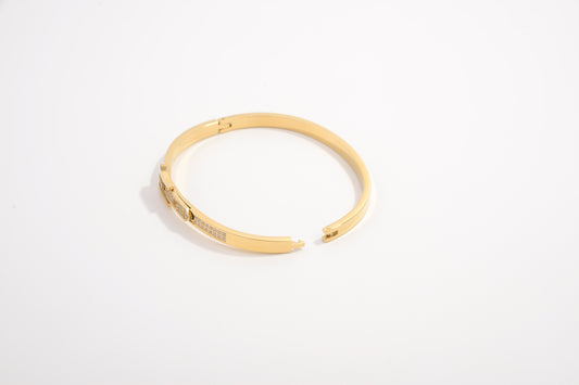 RoyalPulse Gold Bracelet