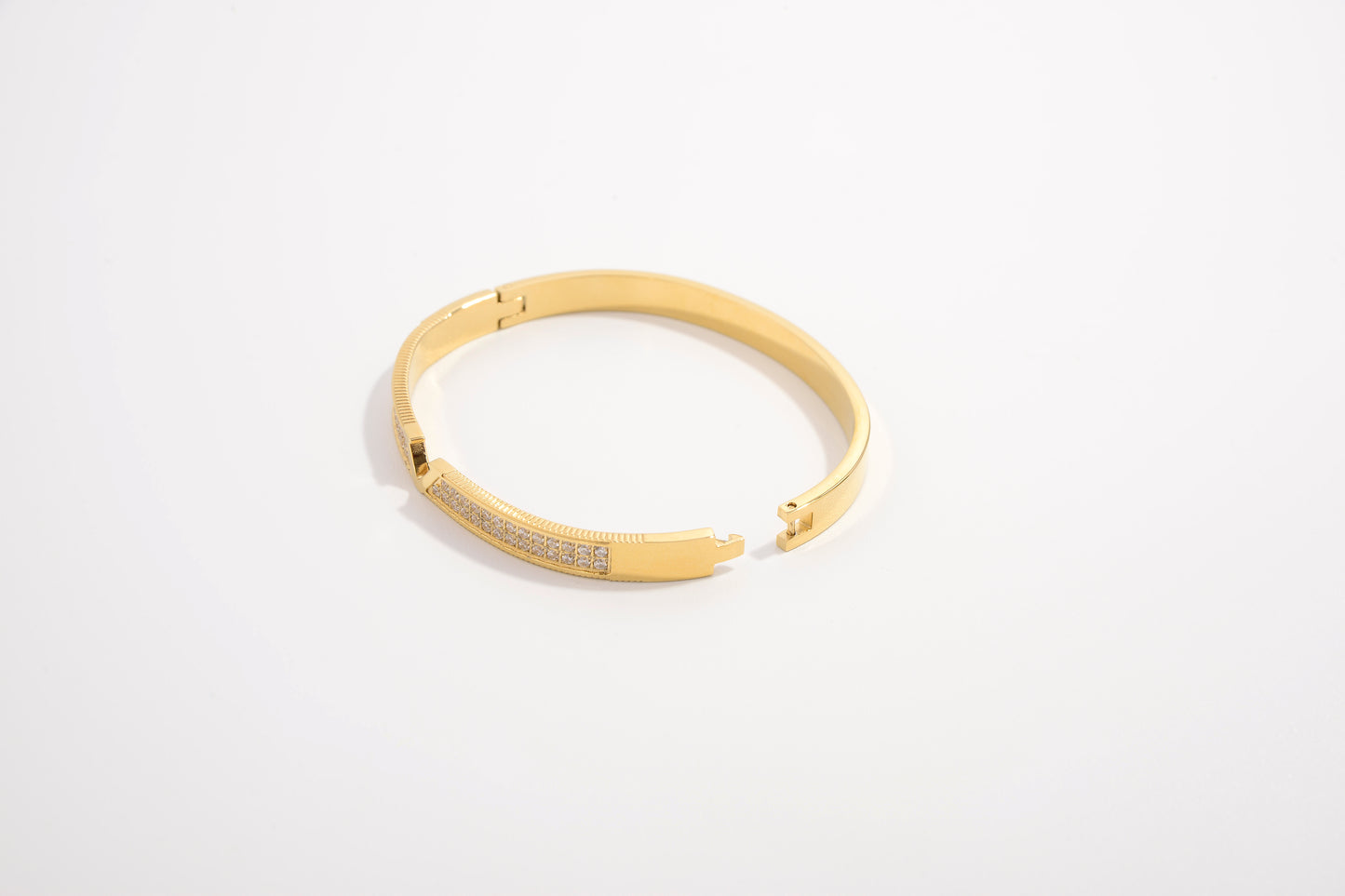 RoyalPulse Gold Bracelet