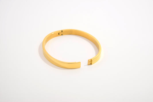 GoldEdge Luxe Bracelet