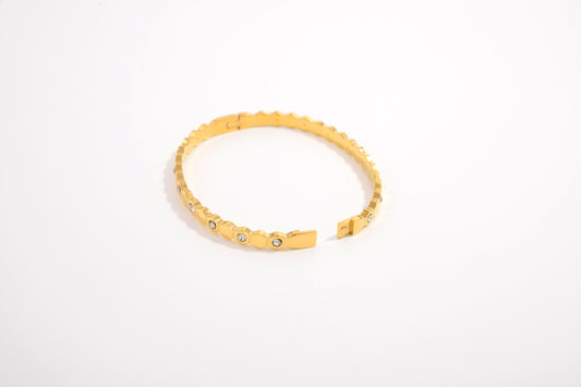 GoldenEdge Bracelet