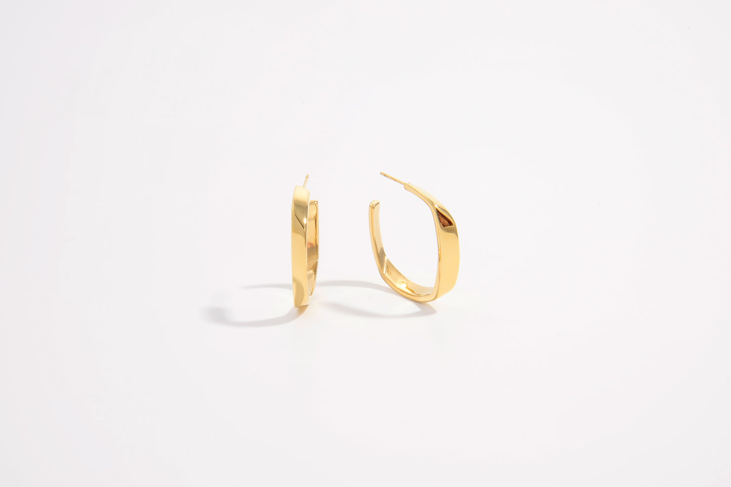 Chic Gold Minimalist Hoops