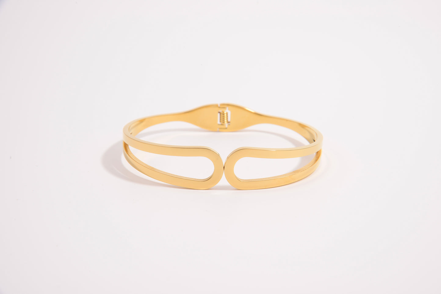 Refined Ridge Bangle