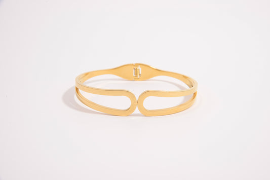 Refined Ridge Bangle